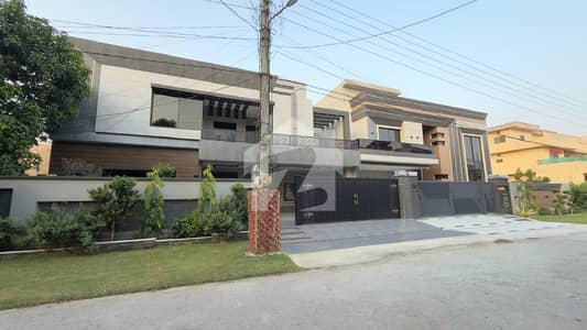 Ultra-Luxury 1 Kanal Brand New Pair Houses For Sale
