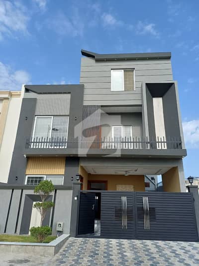 House Of 1800 Square Feet Available In Mumtaz City