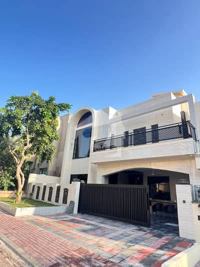 10 Marla Extra Land Designer House for Sale 10 Marla Extra Land Designer House for Sale