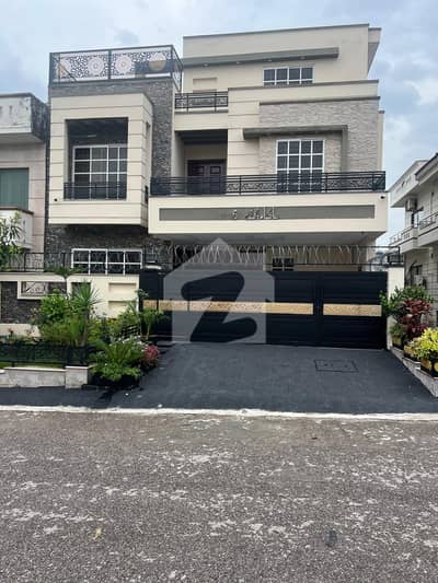 Double Storey 2450 Square Feet House Available In G-13/4 For Sale