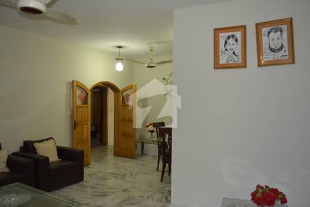 P. E. C. H. S. 2000 Sqft, 3 Bed Apartment For Sale Prime Location.