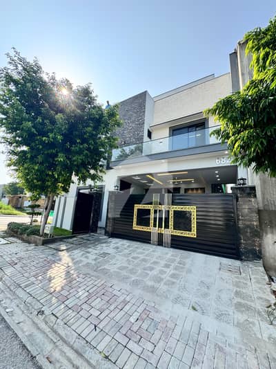 House In Faisal Town - F-18 Sized 10 Marla Is Available