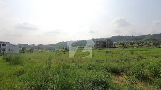 On Excellent Location Residential Plot Spread Over 20 Marla In DHA Phase 4 - Sector A Available
