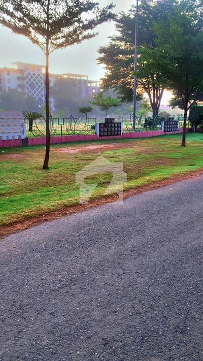 32 Marla Big Commercial on Main Boulevard DHA phase 8 Ex-Air avenue