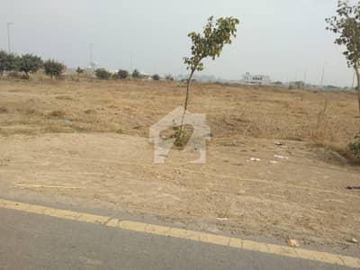 1 Kanal Residential Plot For Sale ( Back Of Main Road)