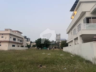 10 Marla Plot For Sale
