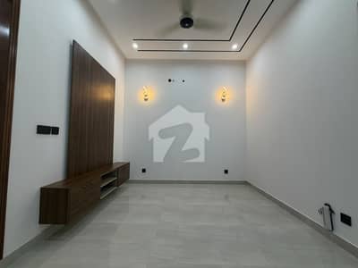 Beautiful Upper Portion For Rent 3 Bedroom TV Lounge Kitchen Stor