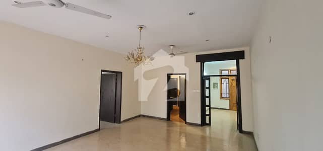 F-11/3: 500 Yards Upper Portion, 3 Bedrooms, Neat & Bright Space, Ideal Location Near Masjid & Market, Rent: Rs. 160,000/- per month