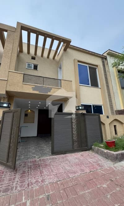 *Prime Location 5 Marla Single Unit House For Sale Near Park in Ali Block Phase 8* *Prime Location 5 Marla Single Unit House For Sale Near Park in Ali Block Phase 8*