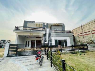 Beautiful 10 Marla House With Parking & Lawn For Rent Beautiful 10 Marla House With Parking & Lawn For Rent