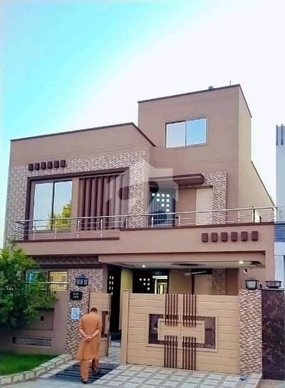 سٹی ہاؤسنگ سوسائٹی گوجرانوالہ میں 5 کمروں کا 10 مرلہ مکان 4.0 کروڑ میں برائے فروخت۔