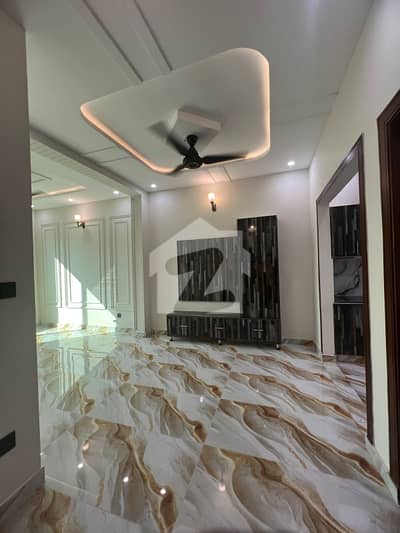 3 Marla Luxary Brand New Double Storey Available For Rent