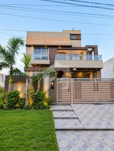 10 Marla Beautiful House For Sale Near Valencia Housing Society Lahore