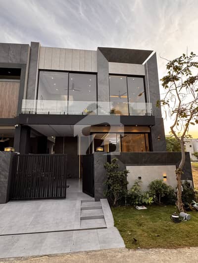 5 Marla Ultra Morden Luxury House In DHA 9 Town