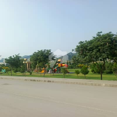 C Block, 8 Marla (30*60) Good location plot available