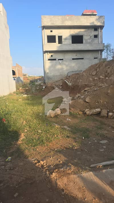Corner 10 Marla LOP Clear Residential Plot For Sale | 60 Ft Wide Road | Sun Facing | Carpet Street | Prime Location
