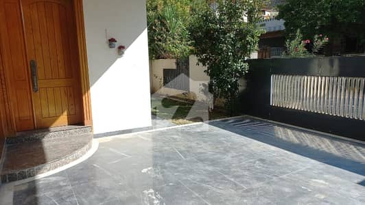 15 Marla Single Unit House For Rent In New Lalazar