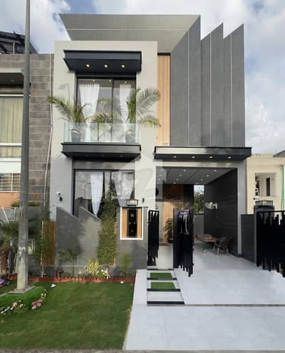 ULTA MODREN BRAND NEW HOUSE AVAILABLE FOR RENT IN DHA 9 TOWN LAHORE