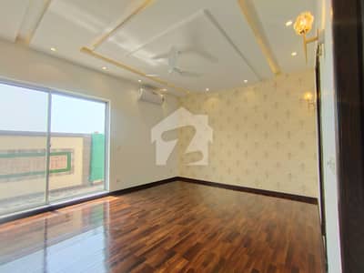 ONE KANAL BEAUTIFULL UPPER PORTION AVAILABLE FOR RENT IN DHA PHASE 4