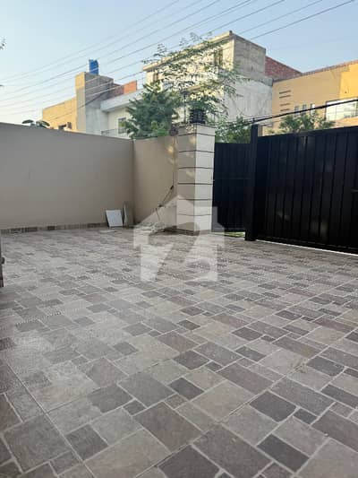 Beautiful 10 Marla House Available For Sale -Prime Location &Modren Design