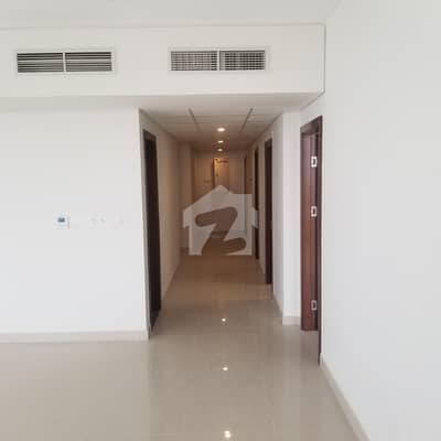 عمار ریف ٹاورز امارکریسنٹ بے,ڈی ایچ اے فیز 8,ڈی ایچ اے ڈیفینس,کراچی میں 2 کمروں کا 9 مرلہ فلیٹ 7.75 کروڑ میں برائے فروخت۔