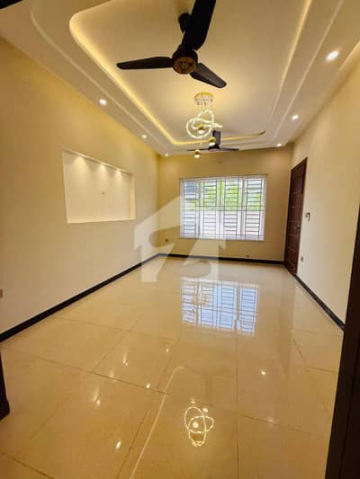 E-11 ISLAMABAD 1kanal Ground Portion For Rent 3bed With Washroom Drawing Dining Tvl Kichen Parking Gas Electric E-11 ISLAMABAD 1kanal Ground Portion For Rent 3bed With Washroom Drawing Dining Tvl Kichen Parking Gas Electric