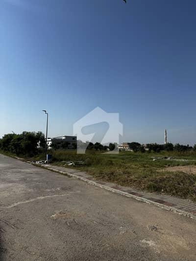 10 Marla Plot Prime Location at a Reasonable Price!