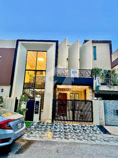 5 mrla house for sale in behria town Lahore 5 mrla house for sale in behria town Lahore