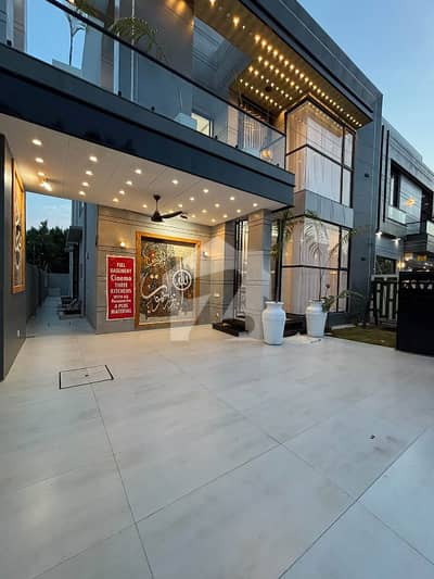 10 Marla Ultra Modern Luxurious House For Sale