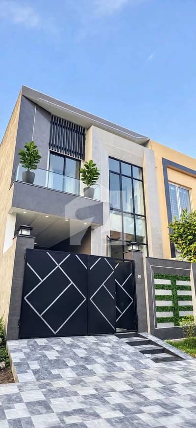 5 Marla Brand New Designer House For Sale