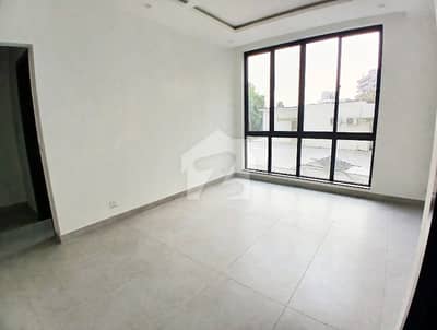 *Luxury Living: 3-Bed Semi-Furnished Apartment - Just Listed!*
