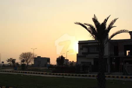 1 KANAL | RESIDENTIAL PLOT | ON 100-FEET WIDE ROAD | SEIZE A COVETED DOMESTIC SETTING ON DHA PHASE 7 BLOCK Q, LAHORE