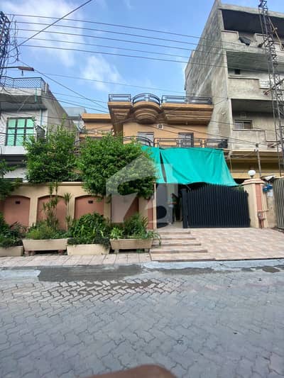 مرغزار آفیسرز کالونی لاہور میں 5 کمروں کا 9 مرلہ مکان 3.95 کروڑ میں برائے فروخت۔ مرغزار آفیسرز کالونی لاہور میں 5 کمروں کا 9 مرلہ مکان 3.95 کروڑ میں برائے فروخت۔
