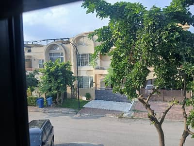 بحریہ انکلیو - سیکٹر اے بحریہ انکلیو,بحریہ ٹاؤن,اسلام آباد میں 5 کمروں کا 10 مرلہ مکان 6.45 کروڑ میں برائے فروخت۔ بحریہ انکلیو - سیکٹر اے بحریہ انکلیو,بحریہ ٹاؤن,اسلام آباد میں 5 کمروں کا 10 مرلہ مکان 6.45 کروڑ میں برائے فروخت۔