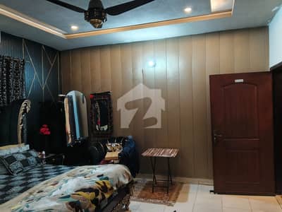 ONE Kanal House Urgent For Sale oener Build Solid House near park