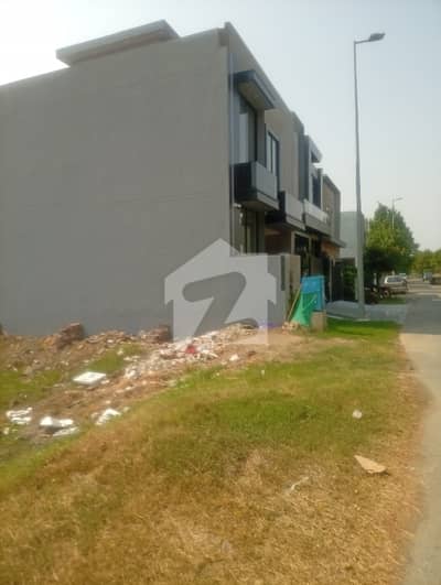 VALENCIA TOWN 4 Kanal Plot For Sale Good Location 2 Kanal Pear Ideal For Two Brother