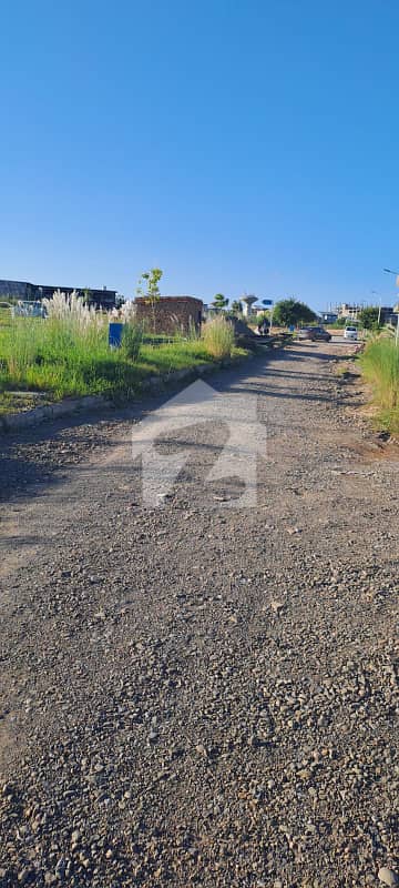 B Block 4Kanal Outclass Location Front Open Available For Sale