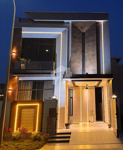 *5 Marla Ultra-Luxury Bungalow For Rent In DHA Phase 9 Town, Lahore*