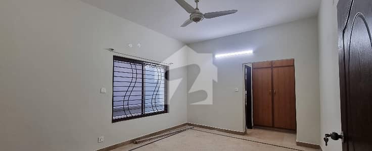 Avail Yourself A Great 2250 Square Feet Flat In Askari Heights 5