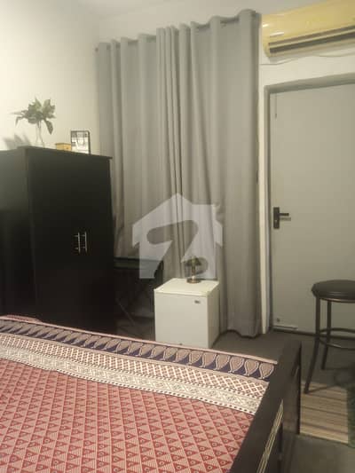 1KANAL LOWER PORTION FURNISHED ROOM IN DHA PHASE 1