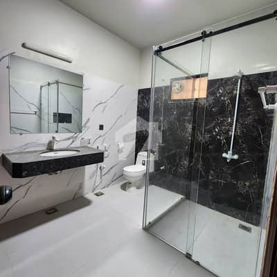 300 Sqyd Bungalow For Rent