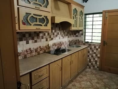 25x40 Upper Portion For Rent In G-13