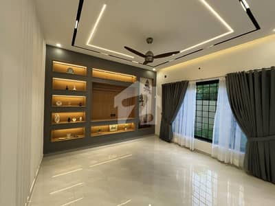 12 Marla Beautiful & Luxurious Double-Unit House for Sale in Bahria Town Phase 8, Rawalpindi!