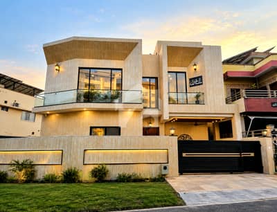 High Quality 10 Marla House For Sale In DHA 2