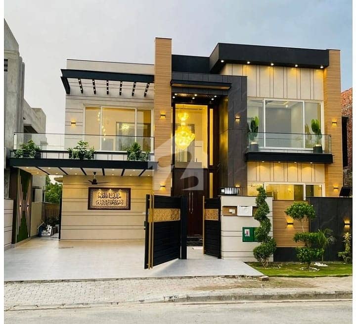 One kenal Designer house . Good Location. One kenal Designer house . Good Location.