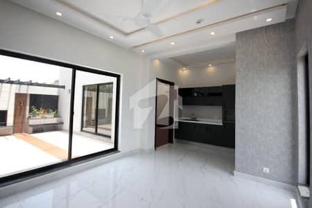 DOUBLE UNIT 9 TOWN ULTRA MODERN HOUSE WITH SERVANT QUARTER PRIME LOCATION DOUBLE UNIT 9 TOWN ULTRA MODERN HOUSE WITH SERVANT QUARTER PRIME LOCATION