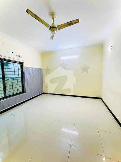 Fully tiled well maintained 2+3 5 bedrooms house available urgent for sale with all utilities near to all facilities Fully tiled well maintained 2+3 5 bedrooms house available urgent for sale with all utilities near to all facilities