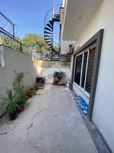 ایف ۔ 11 اسلام آباد میں 5 کمروں کا 10 مرلہ مکان 10.0 کروڑ میں برائے فروخت۔ ایف ۔ 11 اسلام آباد میں 5 کمروں کا 10 مرلہ مکان 10.0 کروڑ میں برائے فروخت۔