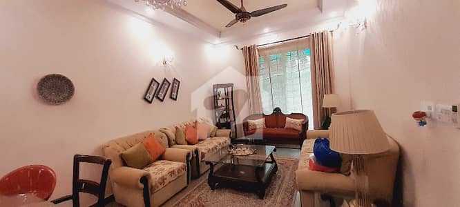 10 Marla Beautiful House For Sale