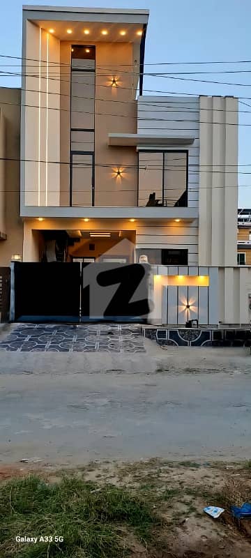 IDEALLY LOCATED STYLISH DESIGN HOUSE IDEALLY LOCATED STYLISH DESIGN HOUSE